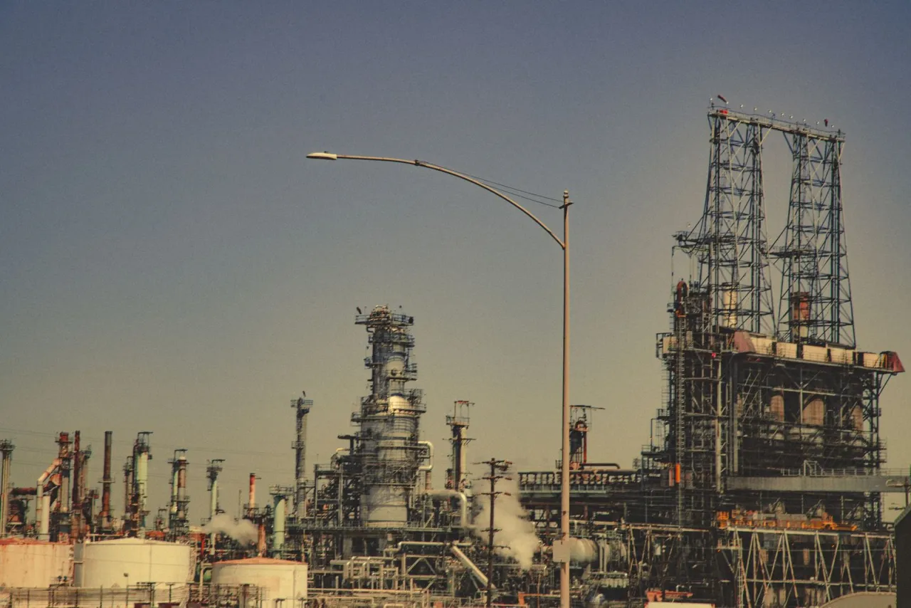 Right-fit PPE that workers actually wear — a specialty-chemicals plant